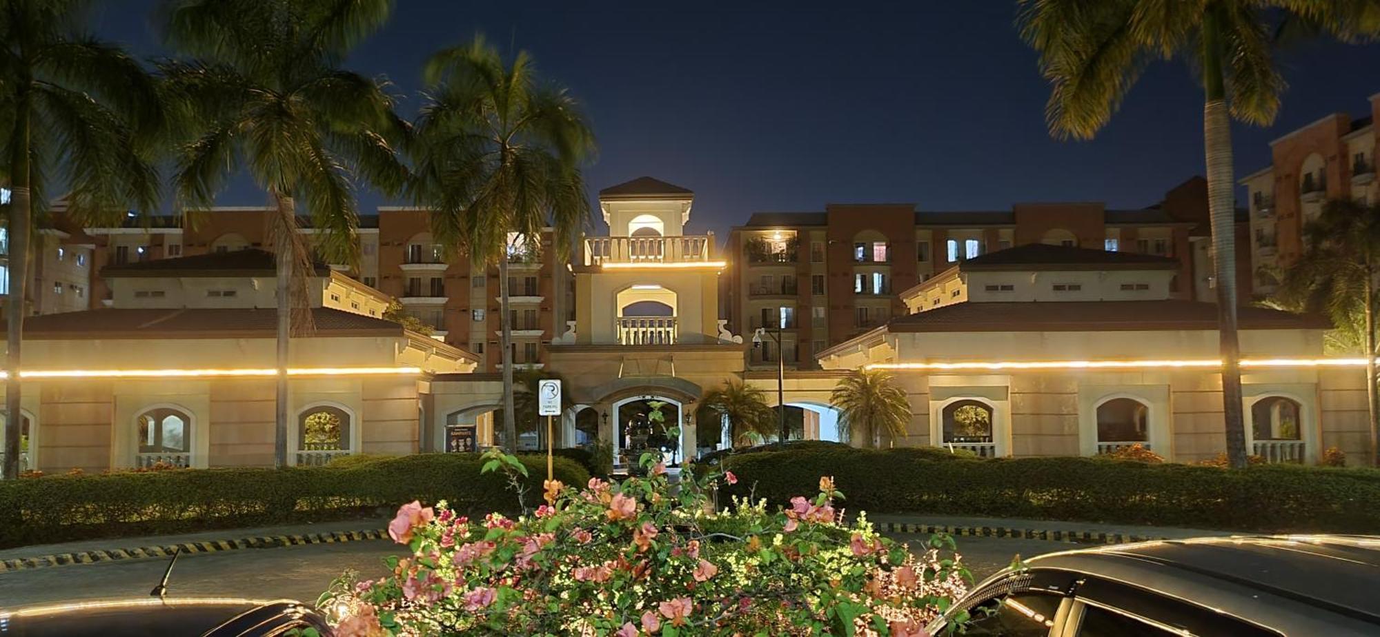 Cozy 2Br Staycation With Balcony Chateau Elysee For 4-6 Pax Paranaque City Kültér fotó