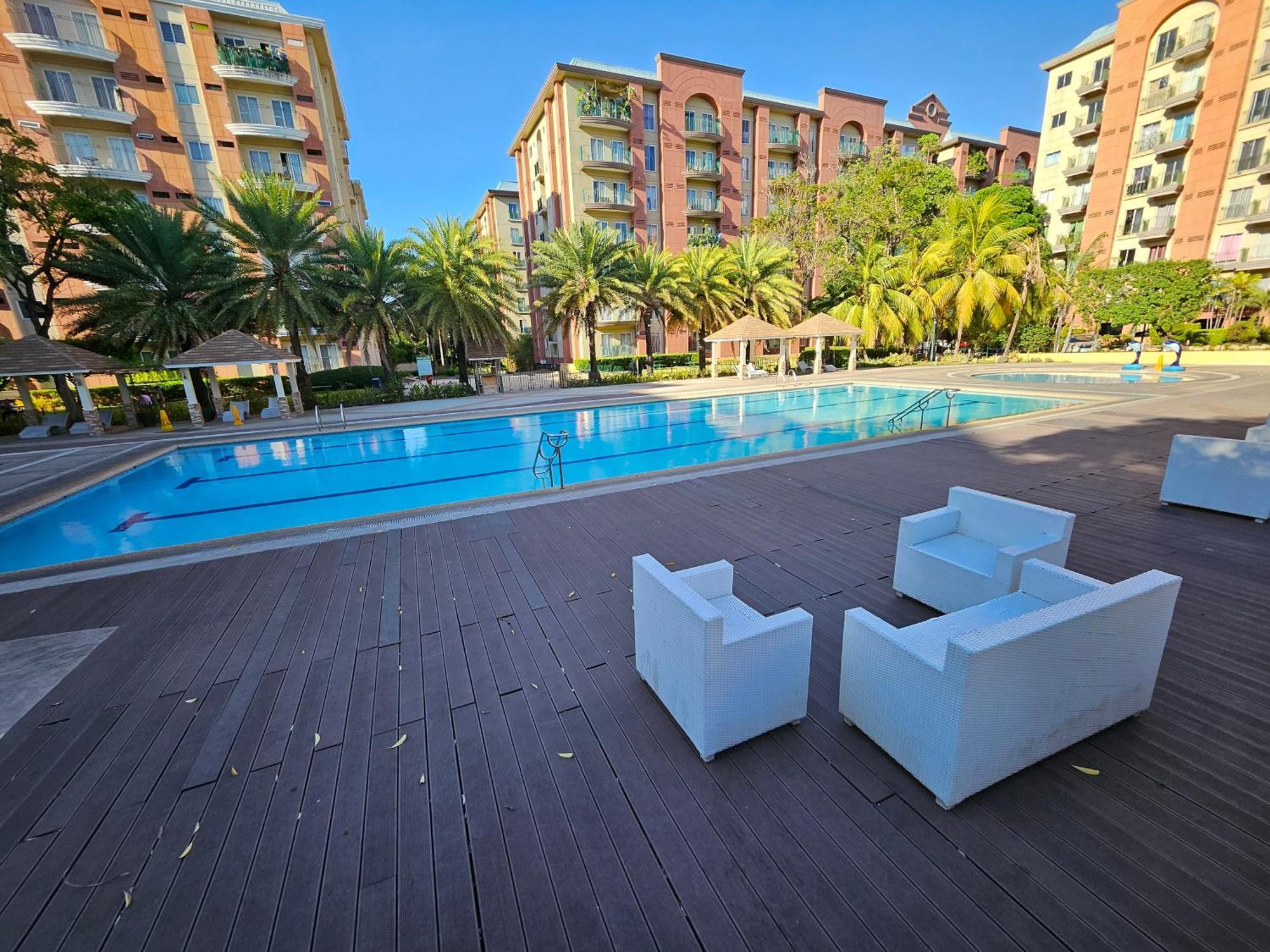 Cozy 2Br Staycation With Balcony Chateau Elysee For 4-6 Pax Paranaque City Kültér fotó