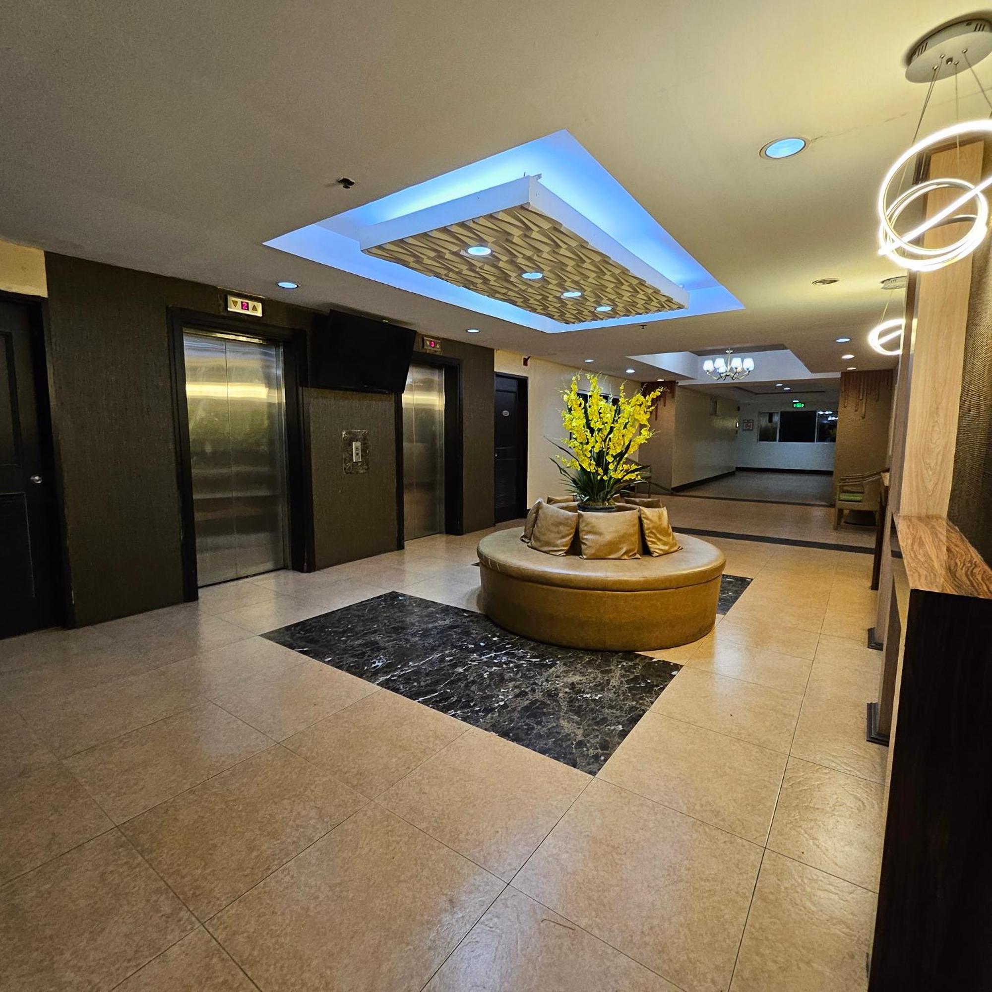 Cozy 2Br Staycation With Balcony Chateau Elysee For 4-6 Pax Paranaque City Kültér fotó