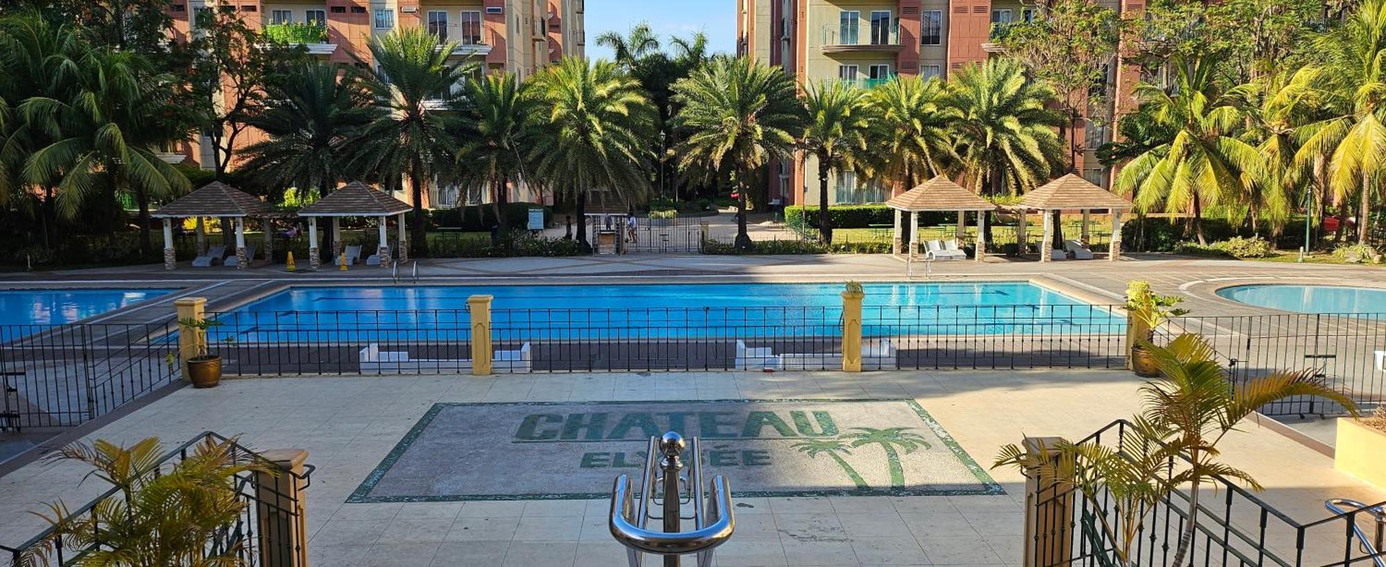 Cozy 2Br Staycation With Balcony Chateau Elysee For 4-6 Pax Paranaque City Kültér fotó