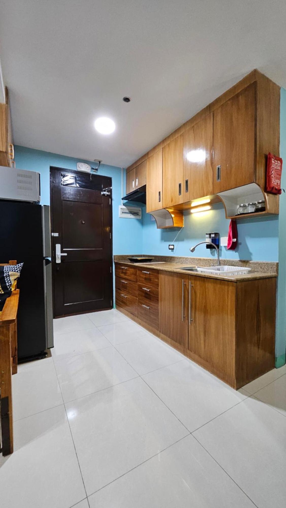 Cozy 2Br Staycation With Balcony Chateau Elysee For 4-6 Pax Paranaque City Kültér fotó