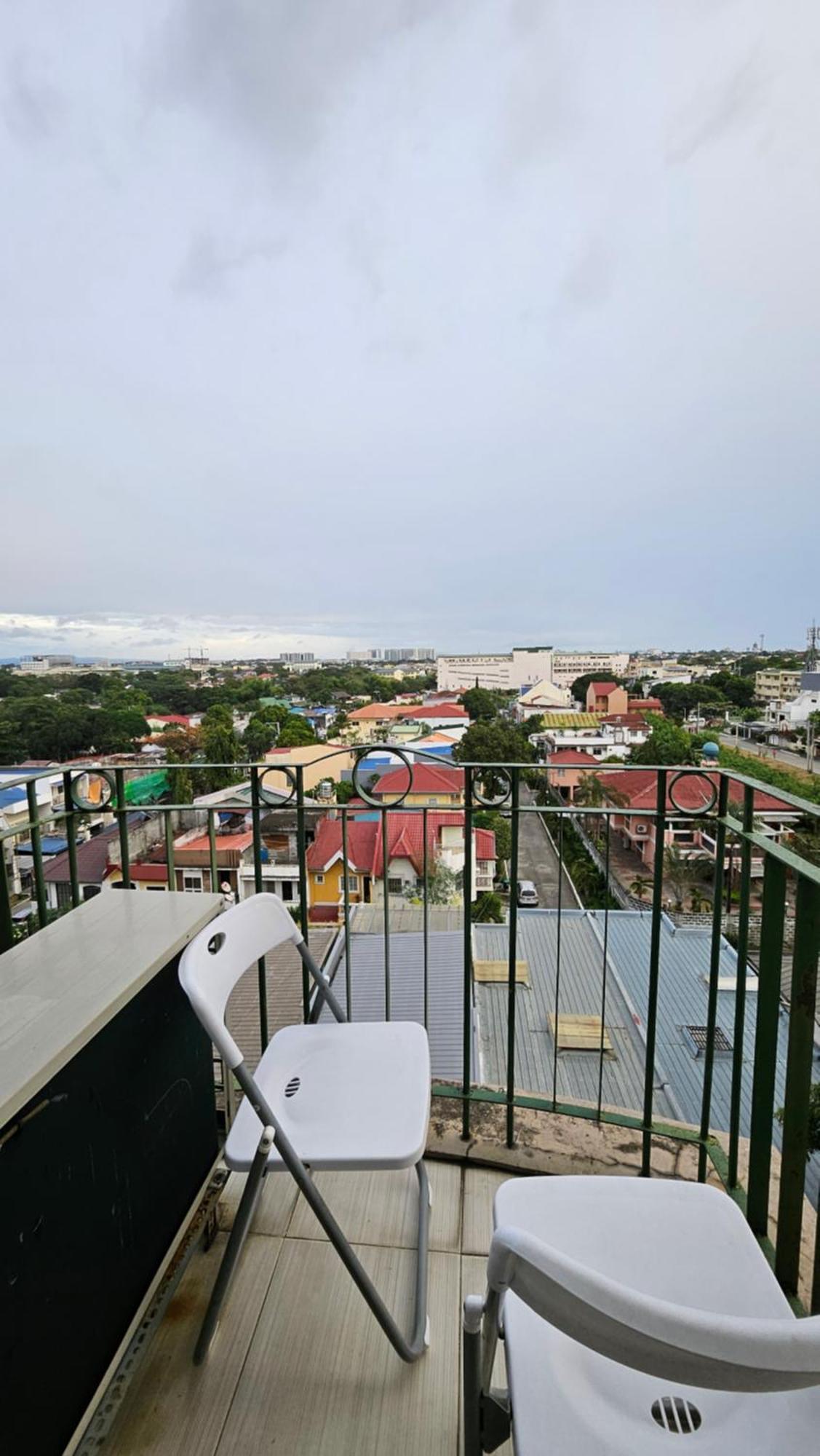 Cozy 2Br Staycation With Balcony Chateau Elysee For 4-6 Pax Paranaque City Kültér fotó